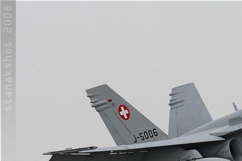 328a-McDonnell-Douglas-F-A-18C-Hornet-Suisse-air-force