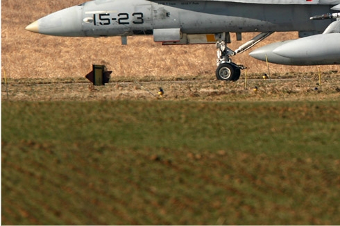 396d-McDonnell-Douglas-EF-18A-Hornet-Espagne-air-force