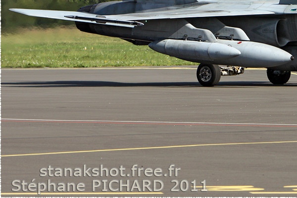 827d-McDonnell-Douglas-CF-188-Hornet-Canada-air-force