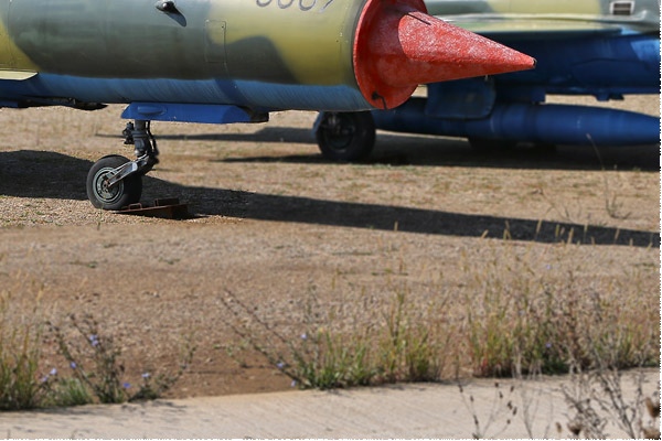 1617c-Mikoyan-Gurevich-MiG-21MF-LanceR-A-Roumanie-air-force