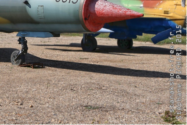 1644c-Mikoyan-Gurevich-MiG-21MF-LanceR-A-Roumanie-air-force