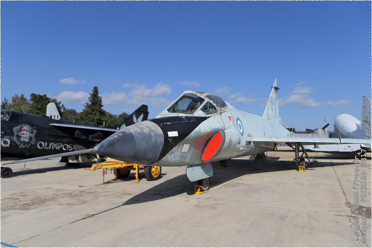 tof#10246_F-102_de la Force arienne grecque