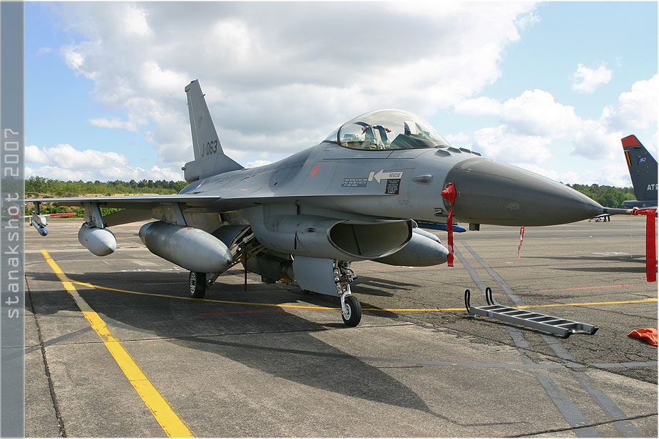 tof#2405_F-16_