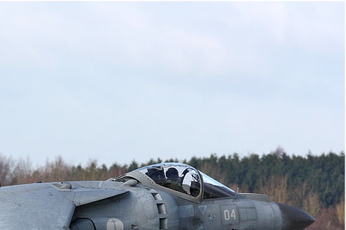 3218b-McDonnell-Douglas-AV-8B-Harrier-IIplus-Italie-navy