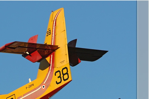 3351b-Canadair-CL-415-France-securite-civile