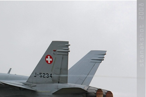 3652b-McDonnell-Douglas-F-A-18D-Hornet-Suisse-air-force