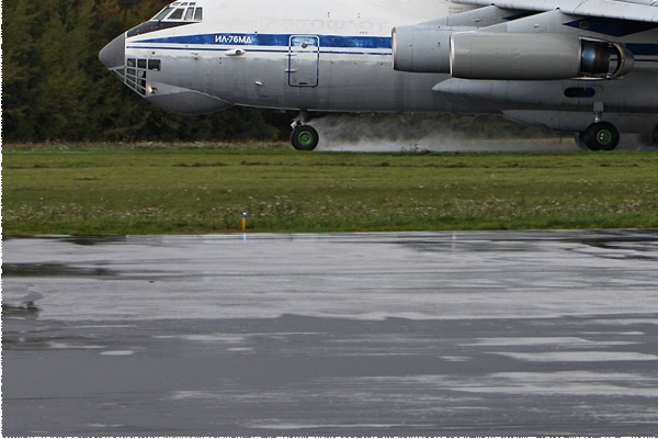 Photo#3007-3-Ilyushin Il-76MD