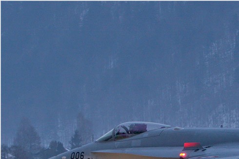 4679a-McDonnell-Douglas-F-A-18C-Hornet-Suisse-air-force