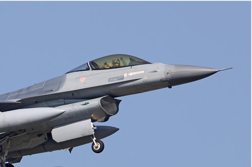 4153b-General-Dynamics-F-16AM-Fighting-Falcon-Belgique-air-force