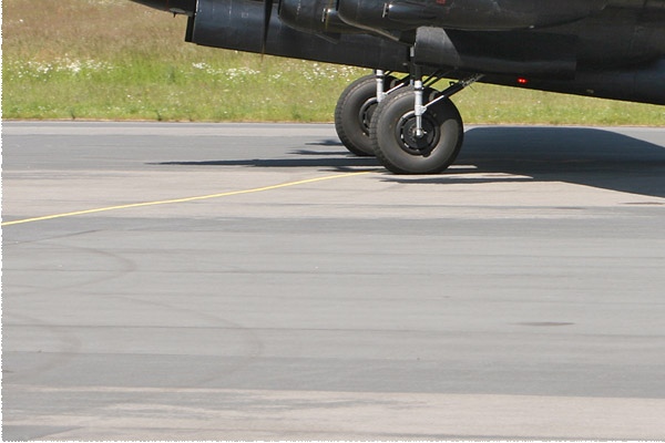 4280d-Avro-Lancaster-B-I-Royaume-Uni-air-force