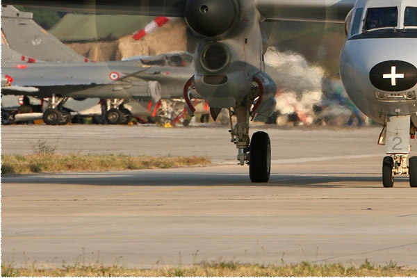 4911d-Grumman-E-2C-Hawkeye-France-navy