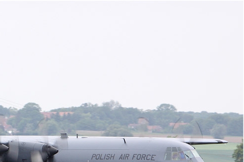 5585b-Lockheed-C-130E-Hercules-Pologne-air-force