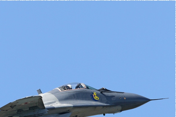 7966b-Mikoyan-Gurevich-MiG-29A-Pologne-air-force