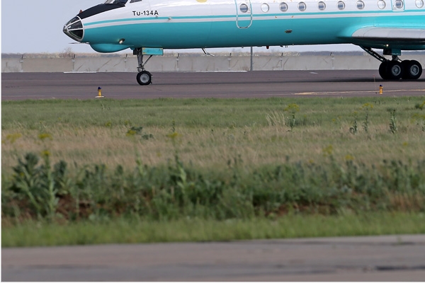 7667d-Tupolev-Tu-134AK-Kazakhstan-gouvernement