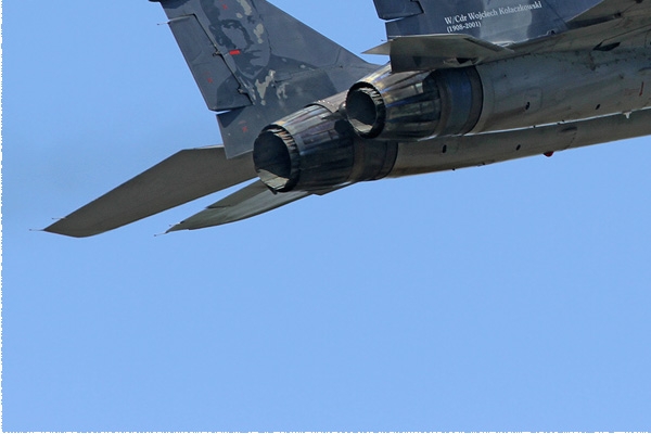 7966d-Mikoyan-Gurevich-MiG-29A-Pologne-air-force