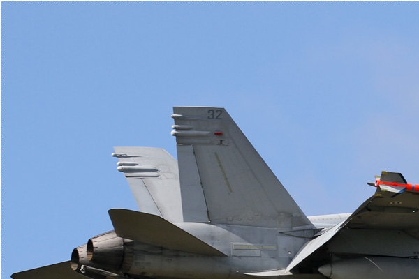 Photo#8497-1-McDonnell Douglas F-18C Hornet