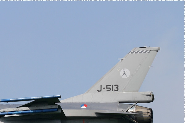 8521b-General-Dynamics-F-16AM-Fighting-Falcon-Pays-Bas-air-force