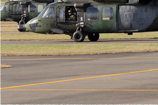 8603d-Sikorsky-UH-60L-Black-Hawk-Colombie-army