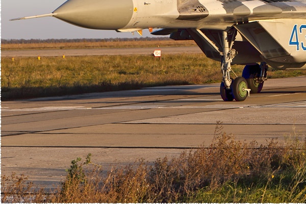 Photo#9684-3-Mikoyan-Gurevich MiG-29S